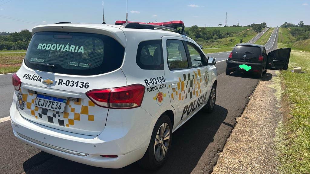 Foto 4 de 5 — Homem é preso com grande quantidade de maconha na rodovia Faria Lima em Matão